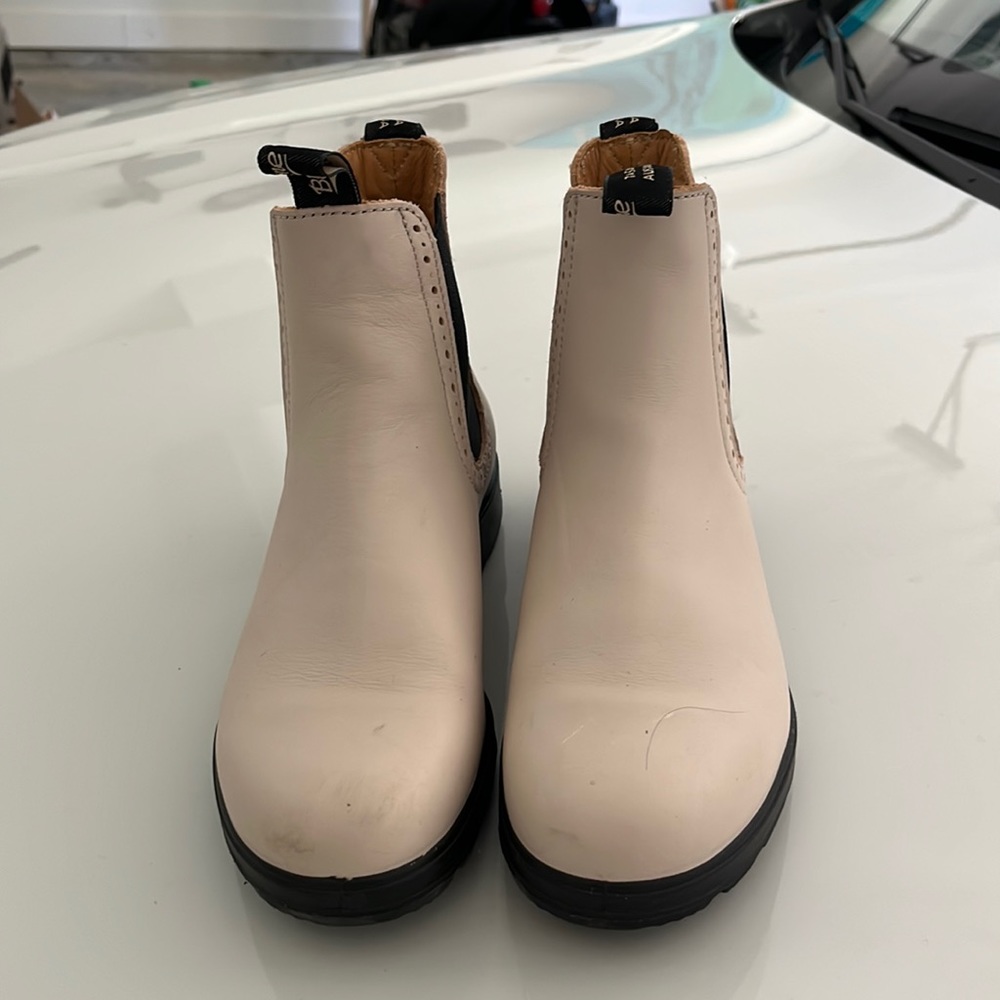 Cream high top Blundstones